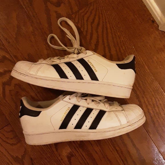 Womens Adidas Superstars - Picture 4 of 4